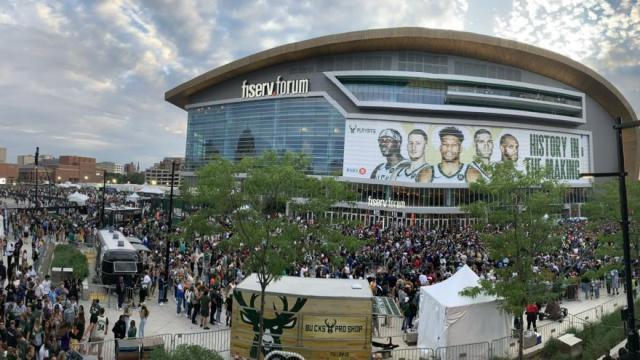 1626270096774078047.jpg sFJWE-1626053158-201041-blog-Bucks Game 3 NBA Finals.jpg